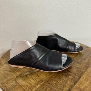 Baske California size 7.5 leather slip on sandals